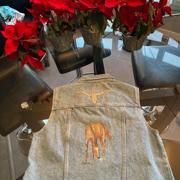 Hand-painted on denim vests from Art Gallery ( 3 varied sizes and prices) - Picture 7 of 7